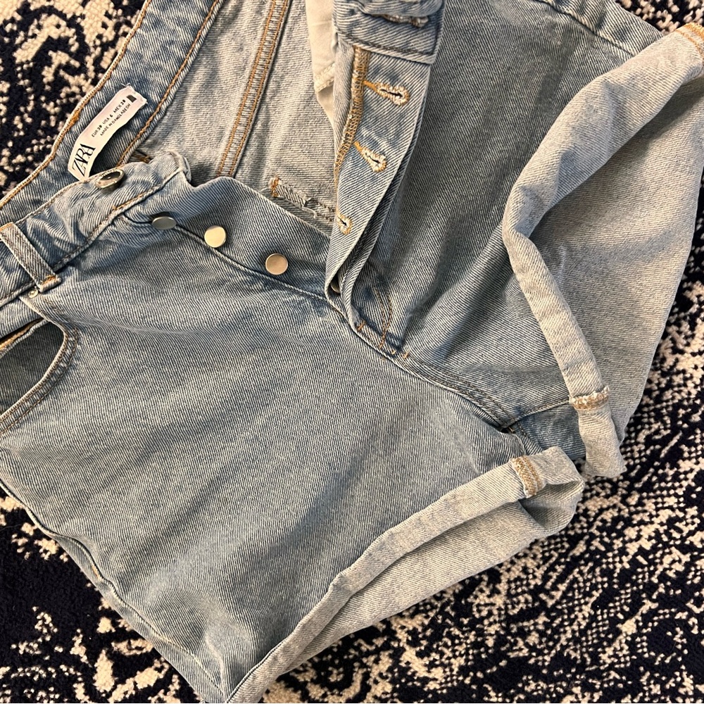 Zara high waisted button shorts
